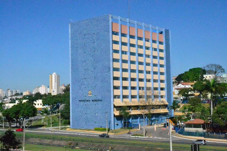 Após suspensão do TCE, Prefeitura de São José contrata empresa de segurança por R$ 45 milhões sem concorrência