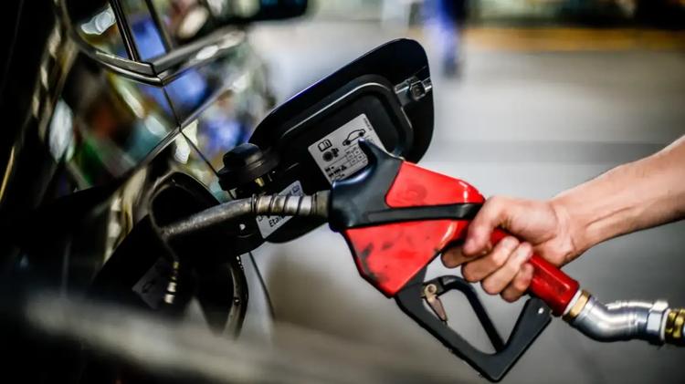 Governo pode aumentar etanol na gasolina de 30% para 32%; veja quais carros podem sentir os efeitos