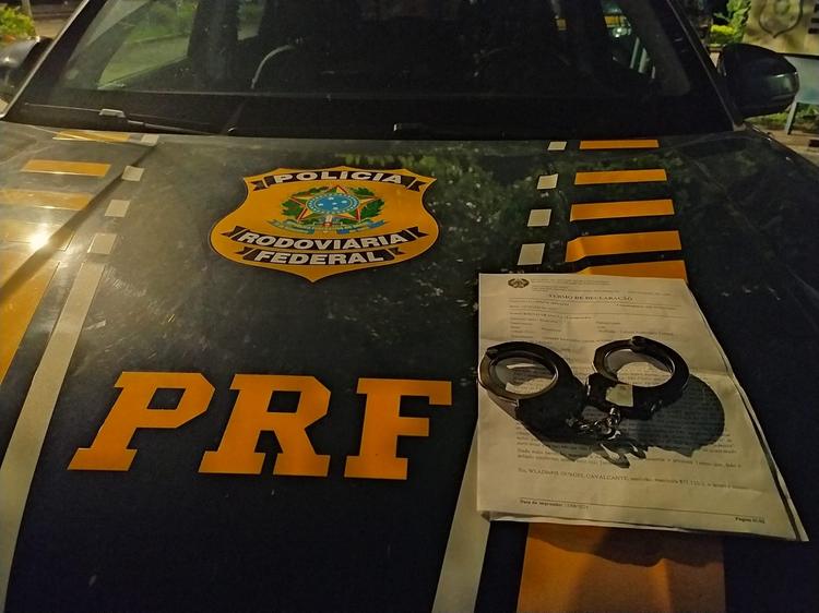 Idoso é preso por dirigir embriagado e na contramão na Via Dutra, em Resende