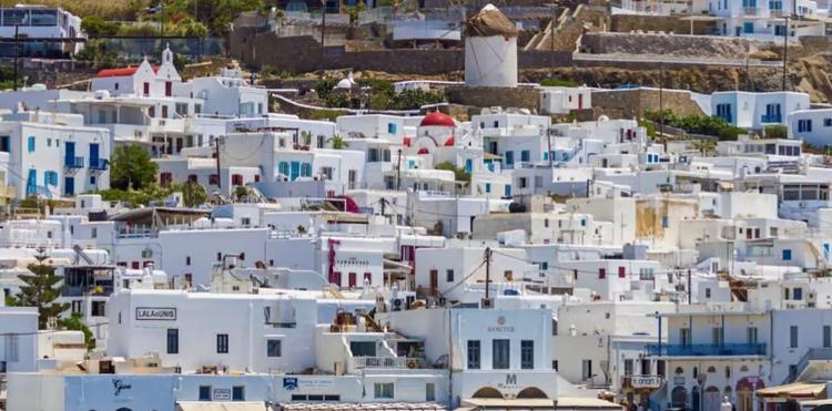 Muore in un incidente a Mykonos, era nell’isola per il suo addio al nubilato