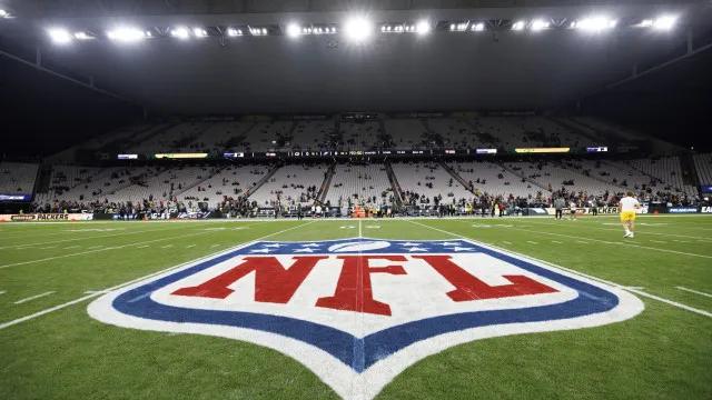 Jogadores da NFL citam Copa e pedem gramados naturais em estádios dos EUA