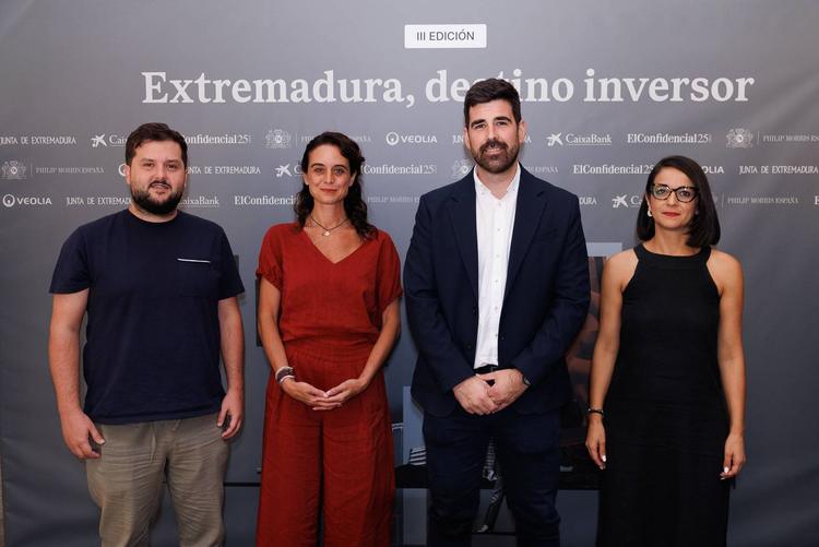José Antonio Sereno, de CREEX; Visitación Ruiz-Garmendia, de Pwacs; Asier Cumbreño, de Veolia; e Inmaculada Moreno, de CREEX.