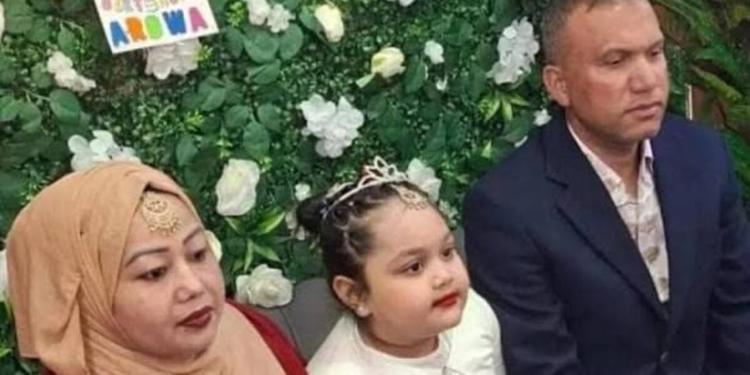 Triplice omicidio a Roma, uccisi con una mannaia genitori e figlia minorenne: ricercato un amico di famiglia