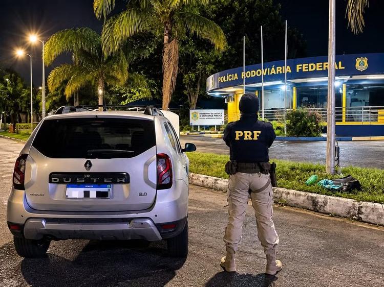 Homem é detido com carro furtado na Via Dutra, em Barra Mansa