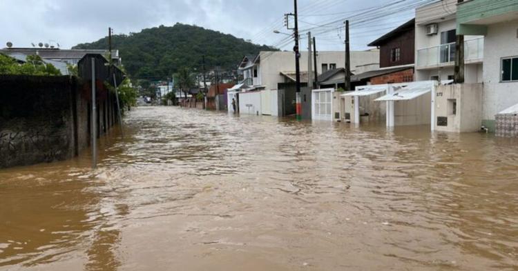 Camboriú realiza oficina sobre prevenção e preparação para eventos climáticos