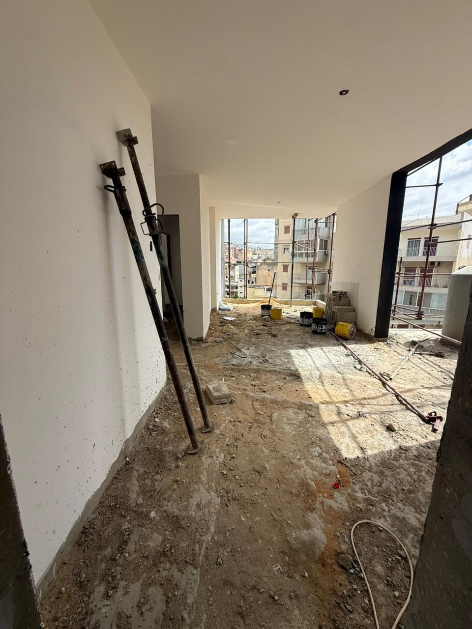 For Sale: Apartment in Dekwaneh