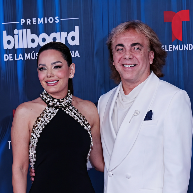 Cristian Castro sorprende al presentar a su novia Vanessa Ríos en los Premios Billboard 2026