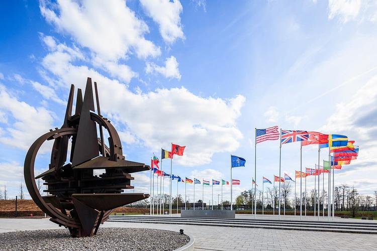 US Lawmakers Urge Greece to Recognize Kosovo Amid NATO Bid