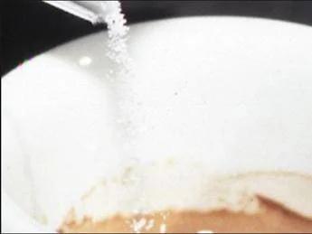 Alimenti, Efsa rivaluta dolcificante sale di aspartame-acesulfame, 'no problemi sicurezza'