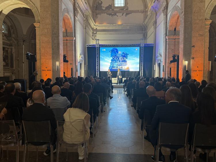 Raffineria di Milazzo, compie 30 anni la joint venture tra Eni e Q8 Italia. Produce il 18% del carburante utilizzato dalle auto in Italia