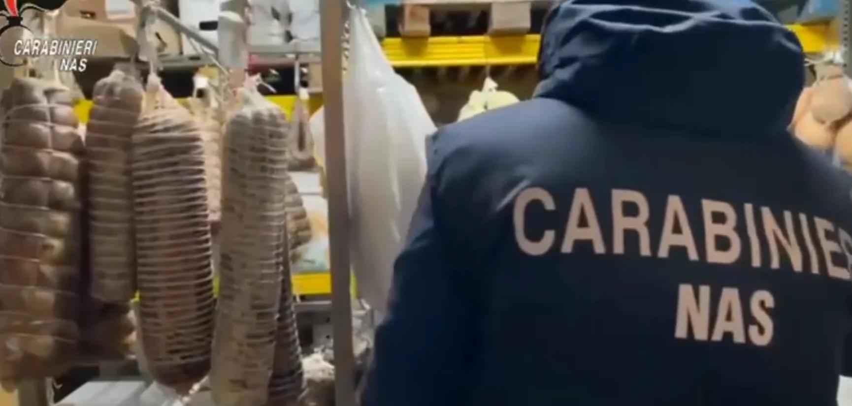 Blitz del NAS a Salerno e provincia: blatte, topi e tonnellate di cibo non tracciato nella movida. Chiuse 5 attività