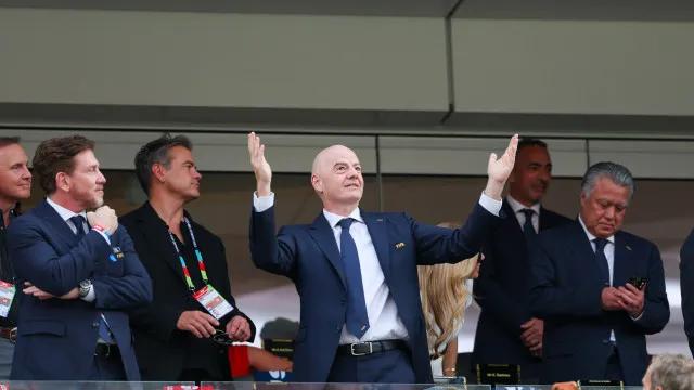País de Gales retira apoio a Infantino, e UEFA ameaça ação judicial