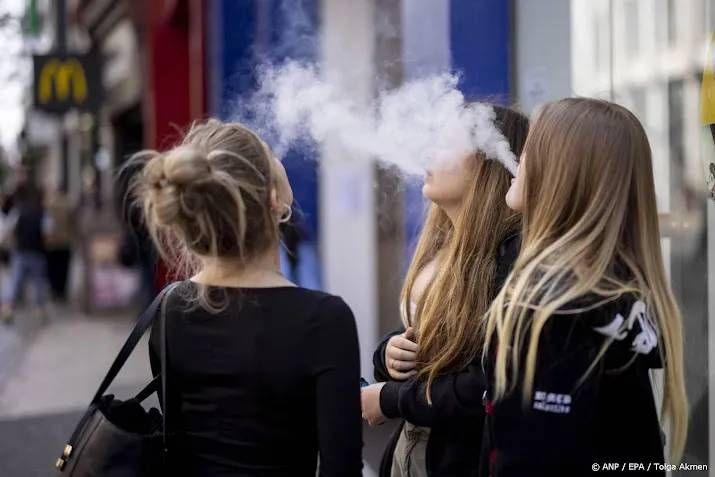 Meerderheid vapende jongeren gebruikt nog steeds smaakjesvapes