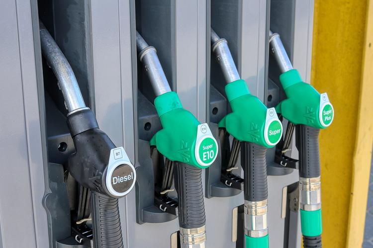 Gasolio alle stelle, nuovo record in autostrada: dal 27 agosto può arrivare a 2,30 euro al litro