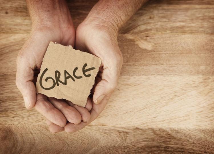 “Basta-te a Minha graça” (2Cor 12,9)