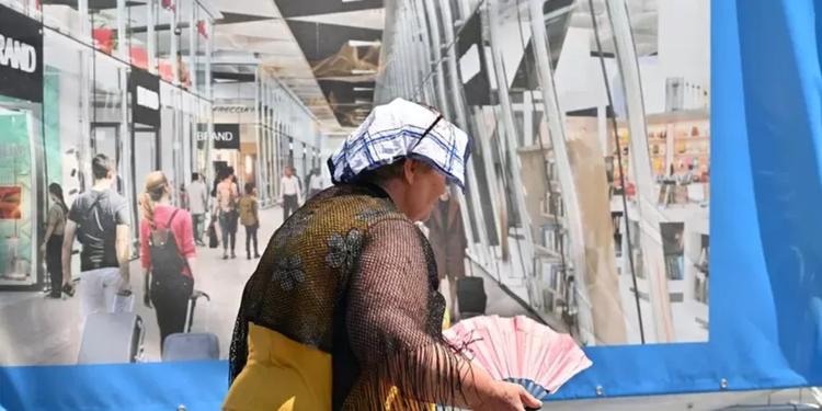 Il grande caldo sull'Italia, allerta per incendi al Centro Sud e rovesci al Nord
