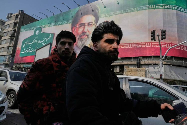 L'ultimo ricatto del regime di Teheran. "L'ok? Sbloccare gli asset e stop sanzioni"