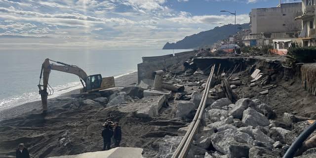 Solo qualche mese fa questa era la situazione del lungomare di Santa Teresa di Riva  Ciclone Harry 20/21 Gennaio 2026