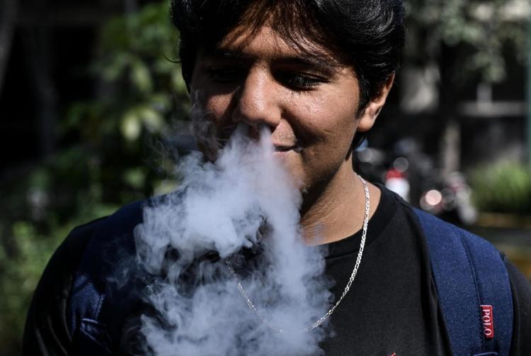 Cárcel a quien ponga vapeadores en manos de niños en Morelos: penas de hasta 10 años