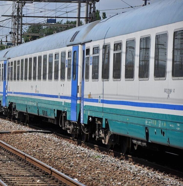Treni: incendio sulla Roma-Pisa, sospesa tratta tra Alberese e Grosseto