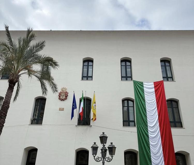 UFFICI COMUNALI CHIUSI 1 GIUGNO 2026 Si ricorda ai cittadini che giorno 1 giugno 2026 verrà effettuato il servizio di di...