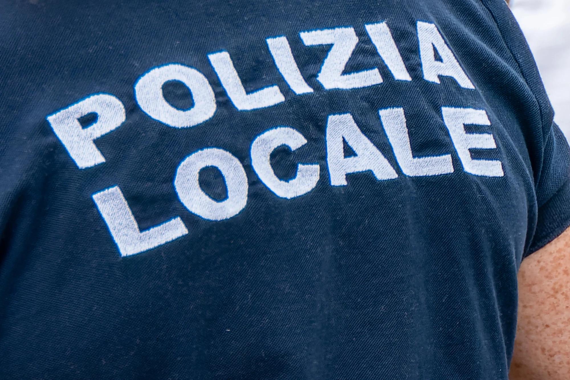 Salerno, aggressione in piazza Amendola: bloccato parcheggiatore abusivo