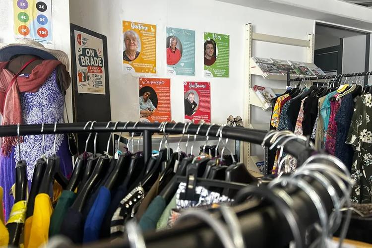 "On a des pépites mais on n’est pas connu" : la friperie solidaire d'APF France Handicap veut devenir un lieu de vie à Lille