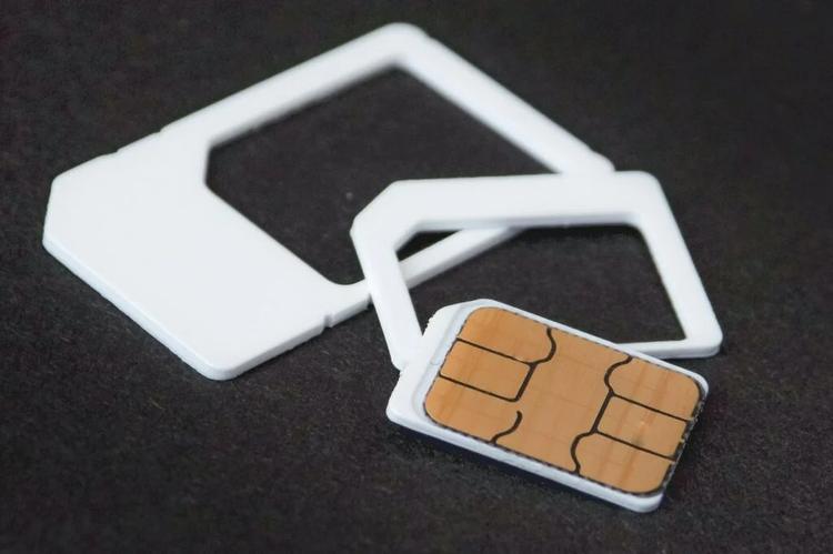 Un SMS et tout bascule&nbsp;: qu’est-ce que l’arnaque à la carte SIM qui fait un carnage&nbsp;?