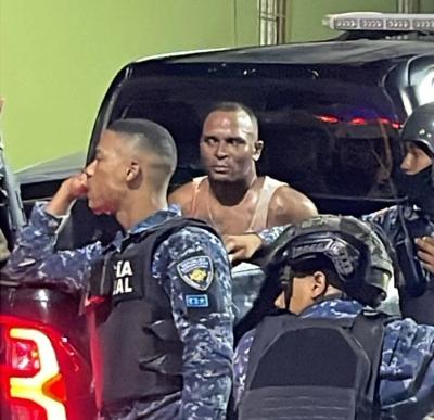 PN rescata mujer víctima de violencia doméstica y detiene a su pareja en Los Guandules