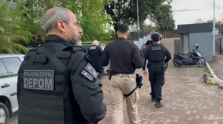 Grupo suspeito de atrair vítimas por aplicativos de namoro para extorsão é alvo de operação em Salvador