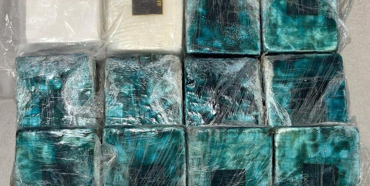 Dalla Spagna alla Sicilia con 13 kg di cocaina: tre corrieri bloccati agli imbarcaderi di Messina