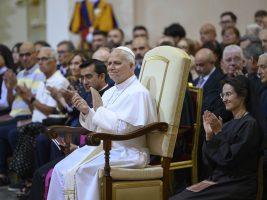 Leone XIV a Castel Gandolfo, il concerto-dono di Albano. Mons. Viva: “La bellezza risposta alla guerra”