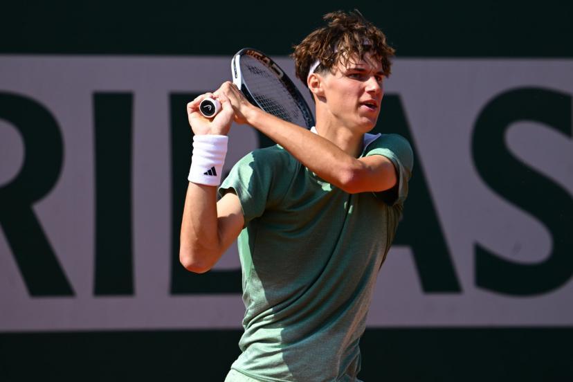 Gabriel Debru, vainqueur de Roland-Garros juniors 2022, quitte le circuit universitaire américain et fait son retour sur le circuit professionnel