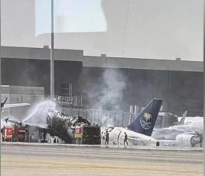 Missile Houthi sull'aeroporto di Riad, almeno 12 morti e oltre 300 feriti