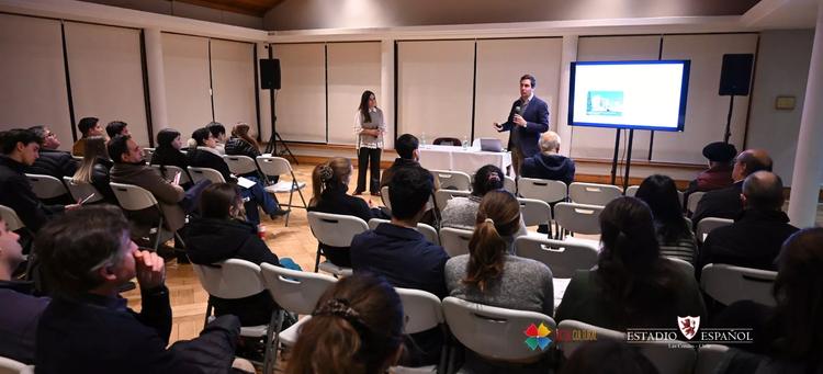 Universidad de Navarra acercó oportunidades de estudio en España