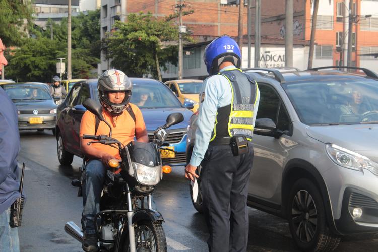 Durante el inicio de la rotación del Pico y Placa en Medellín, 24 conductores recibieron sanción pedagógica