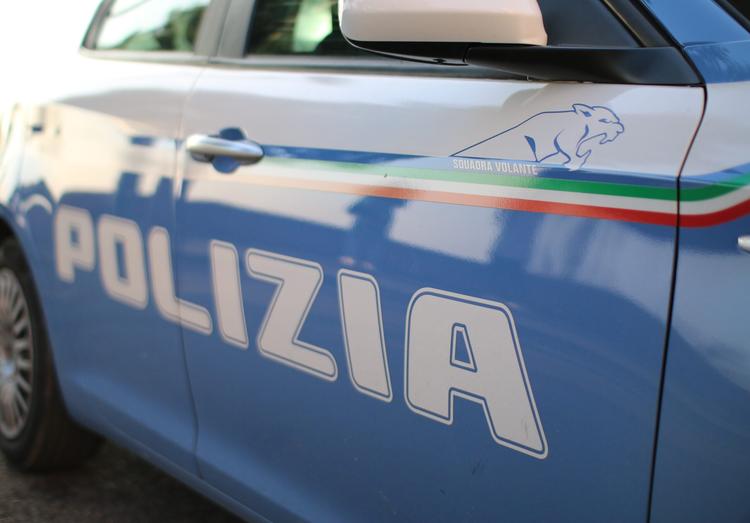 Taranto, arrestato un 25enne per il ferimento a colpi di pistola ai Tamburi
