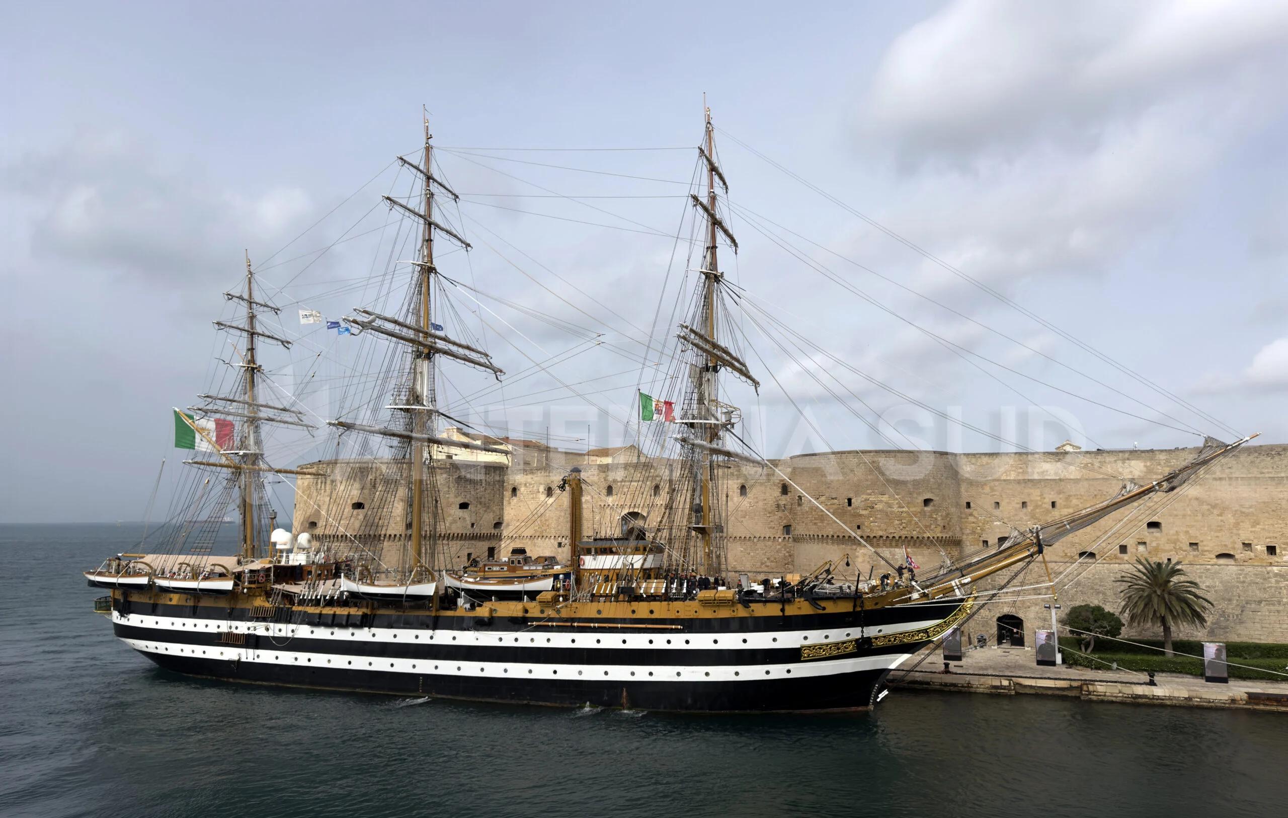 Amerigo Vespucci a Taranto, visite a bordo sabato 24 ottobre