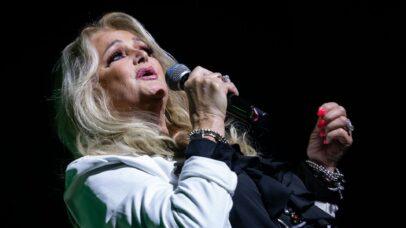 Bonnie Tyler é reanimada após parada cardiorrespiratória e está em estado grave, diz jornal