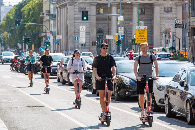 Monopattini come auto e moto. Arriva l’obbligo della polizza