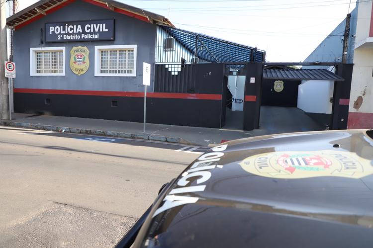Homem é encontrado morto com tiros na cabeça em estrada de assentamento no interior de SP