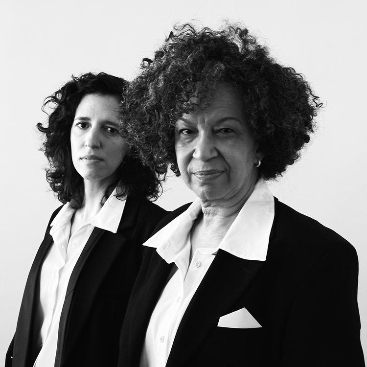 Cantora Juçara Marçal e pianista Thais Nicodemo se afinam nos ruídos que (des)norteiam o álbum 'Dessemelhantes'