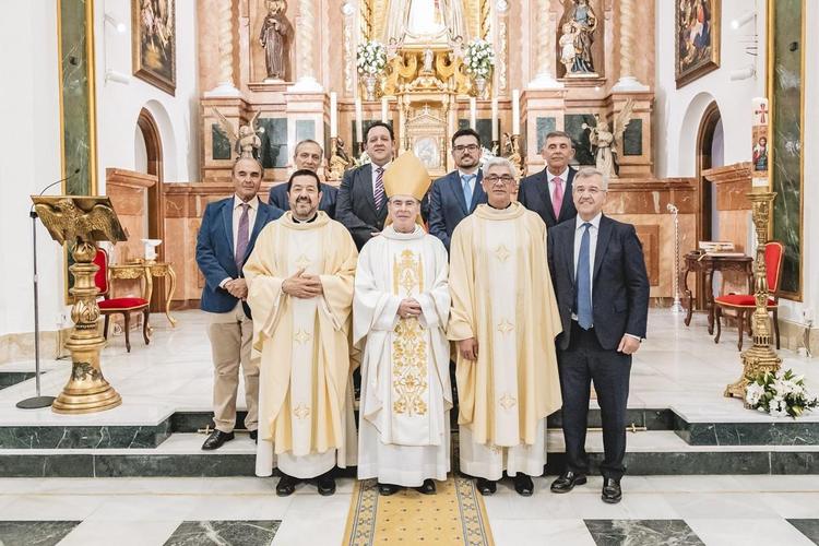 Mons. Catalá visita la parroquia de los Remedios en Estepona