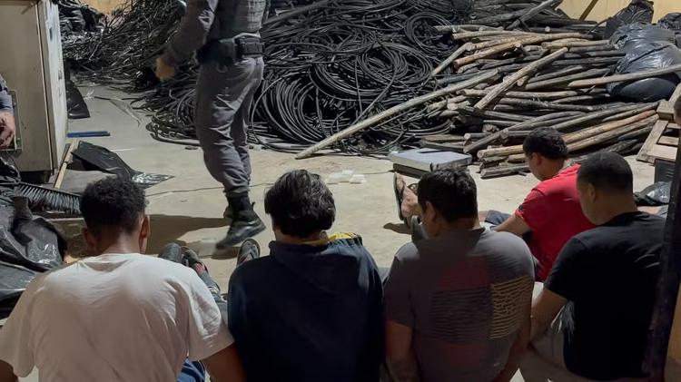 Oito pessoas são detidas em galpão com cerca de 5 toneladas de fios de cobre furtados em Itaquaquecetuba