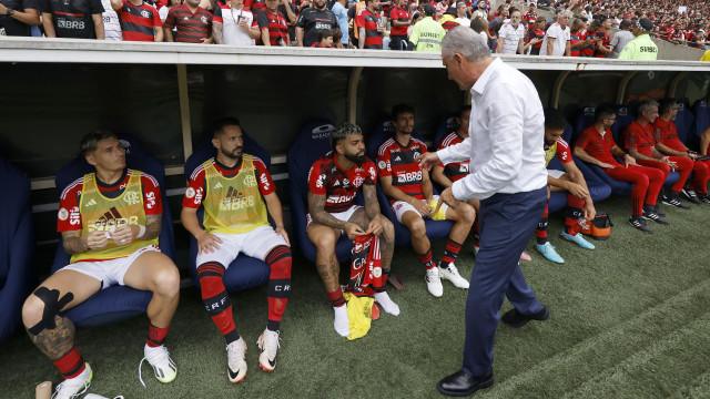 Flamengo agoniza antes de Tite rever Corinthians em papéis invertidos