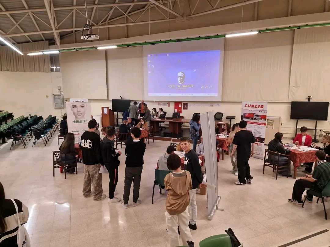 Sant’Arsenio: gli studenti dell’ITE “Sacco” protagonisti del job day con le aziende del territorio