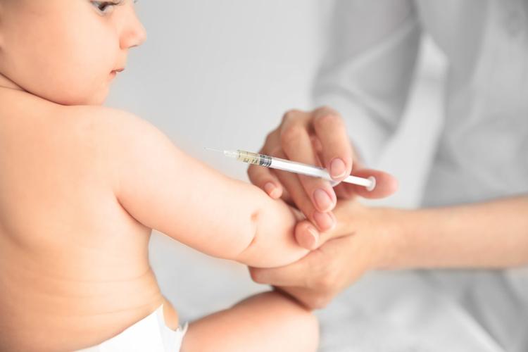 Piauí recebe mais de 8,7 mil doses de nova vacina contra bactéria que causa meningite e pneumonia