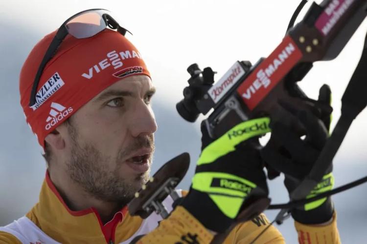 BIATHLON - 9e de la poursuite du Grand-Bornand, l’Allemand Arnd Peiffer se réjouit de l’atmosphère de l’épreuve française et de la réussite de son compatriote Benedikt Doll et plus globalement de l’équipe d’Allemagne qui place 4 athlètes dans le Top 15.
