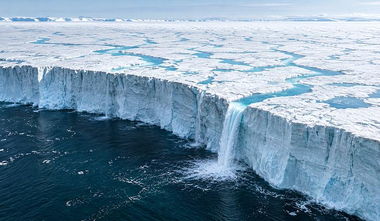 Neue Insel entsteht vor Spitzbergen