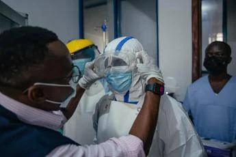 Allarme Ebola, Oms: "Situazione molto preoccupante". Restrizioni e controlli rafforzati in aeroporti Usa